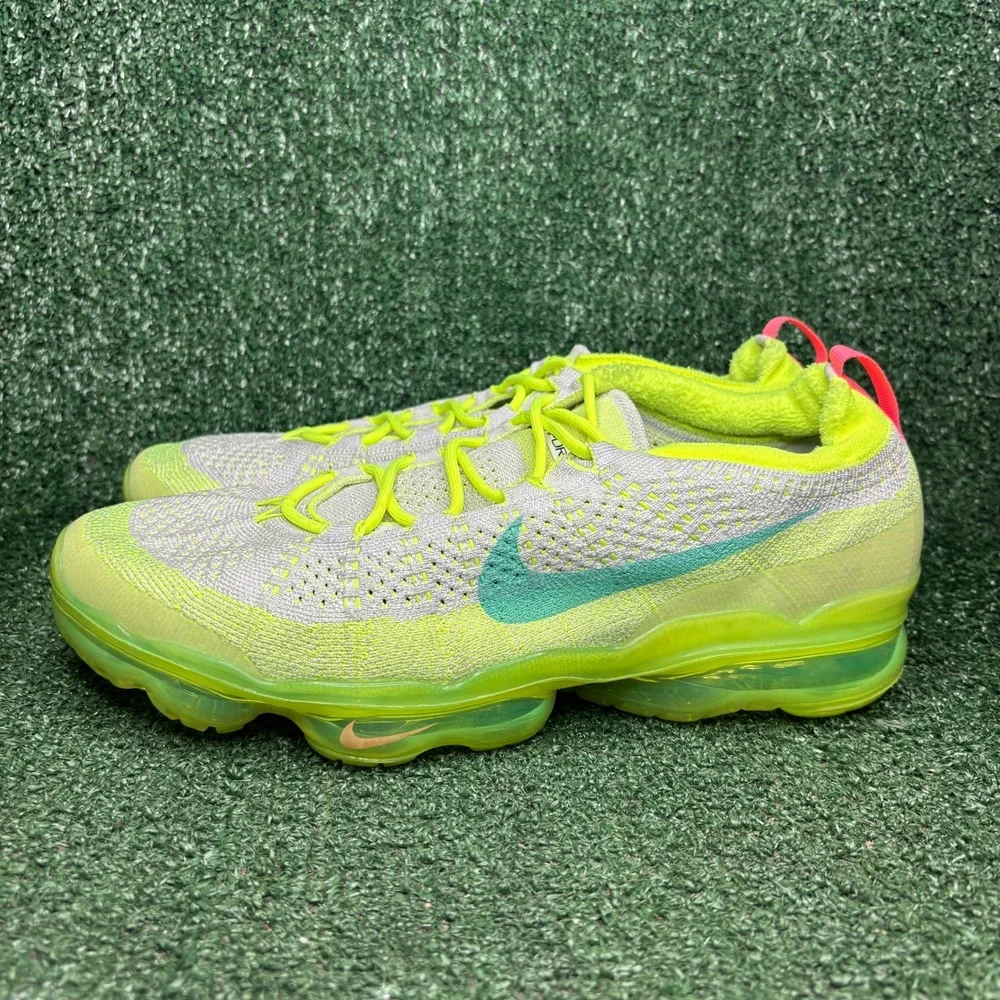 Nike Air VaporMax 2023 Flyknit Athletic Running Sneaker Vast Grey Volt Mens 12.5